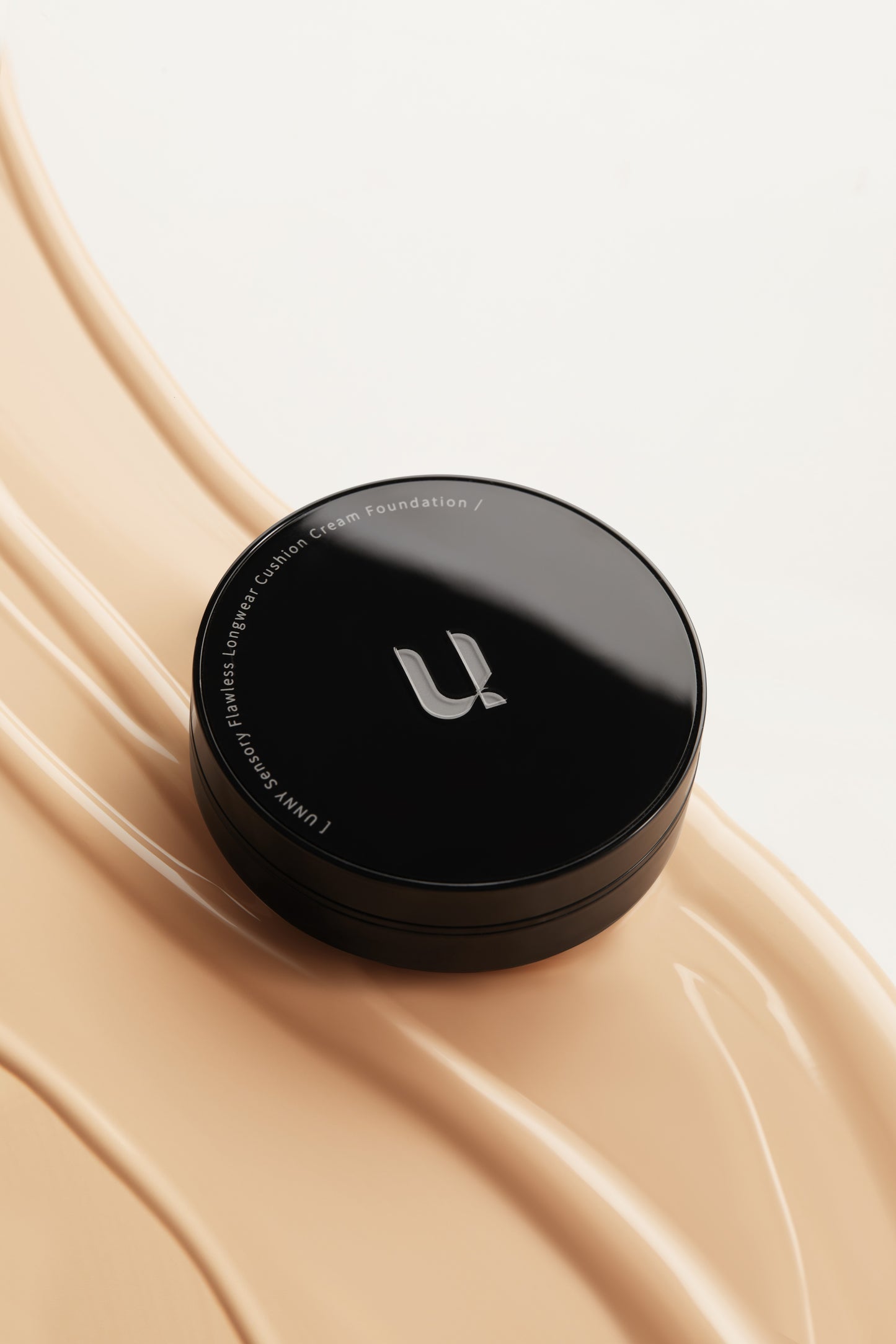 UNNY SENSORY HYDRATING LONGWEAR CUSHION CREAM FOUNDATION