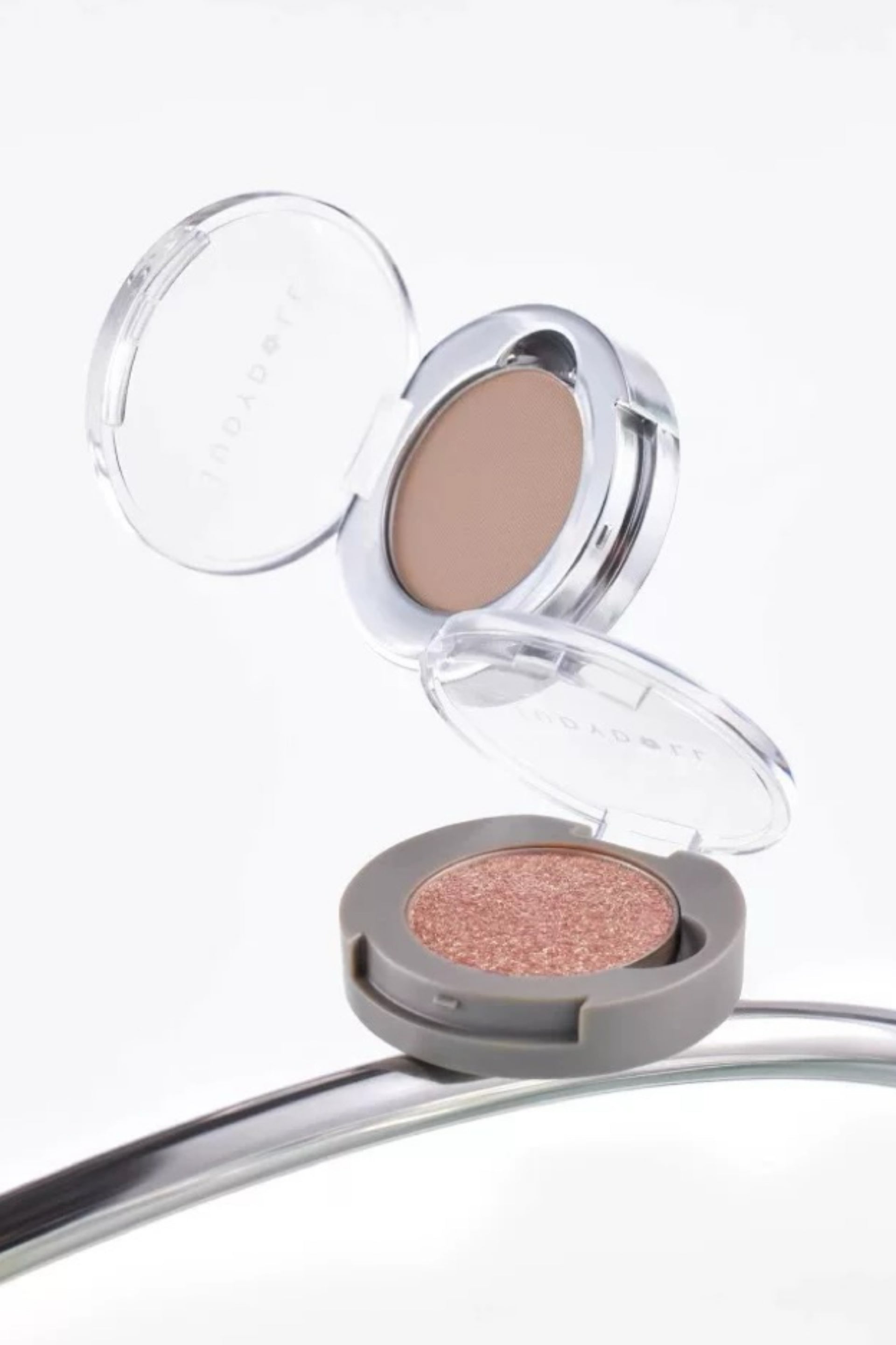 JUDYDOLL SOFT GLOW IRIDESCENT SINGLE EYESHADOW