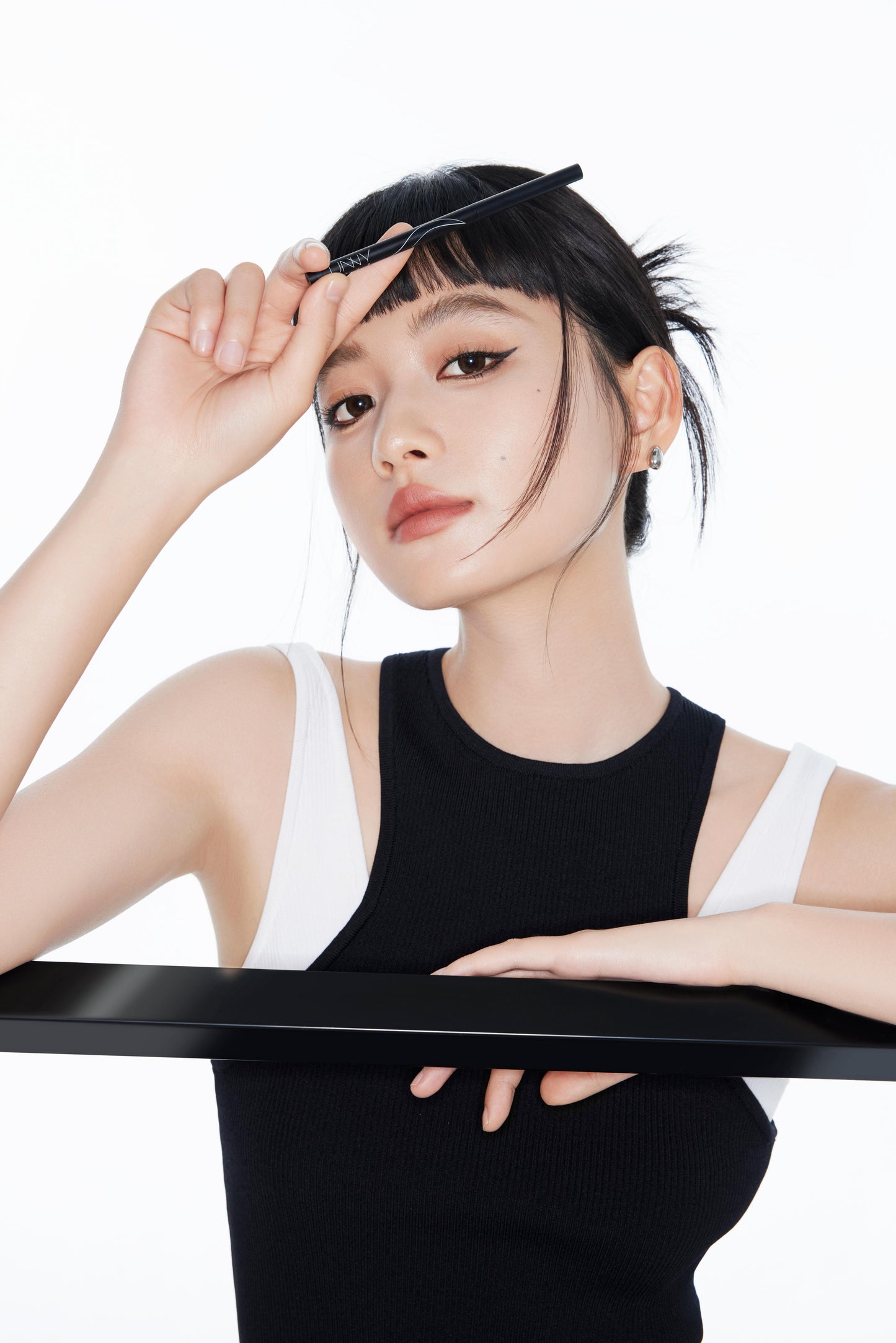 UNNY SLIM COLOR EYELINER