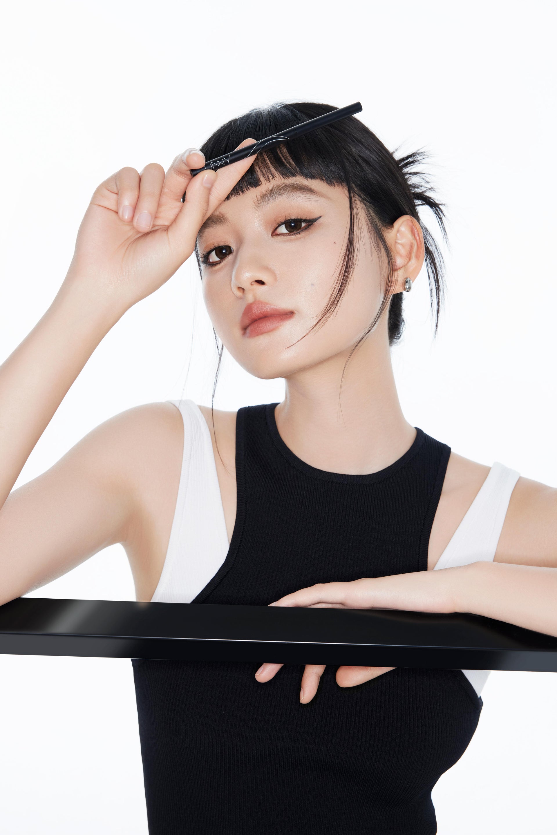 UNNY SLIM COLOR EYELINER