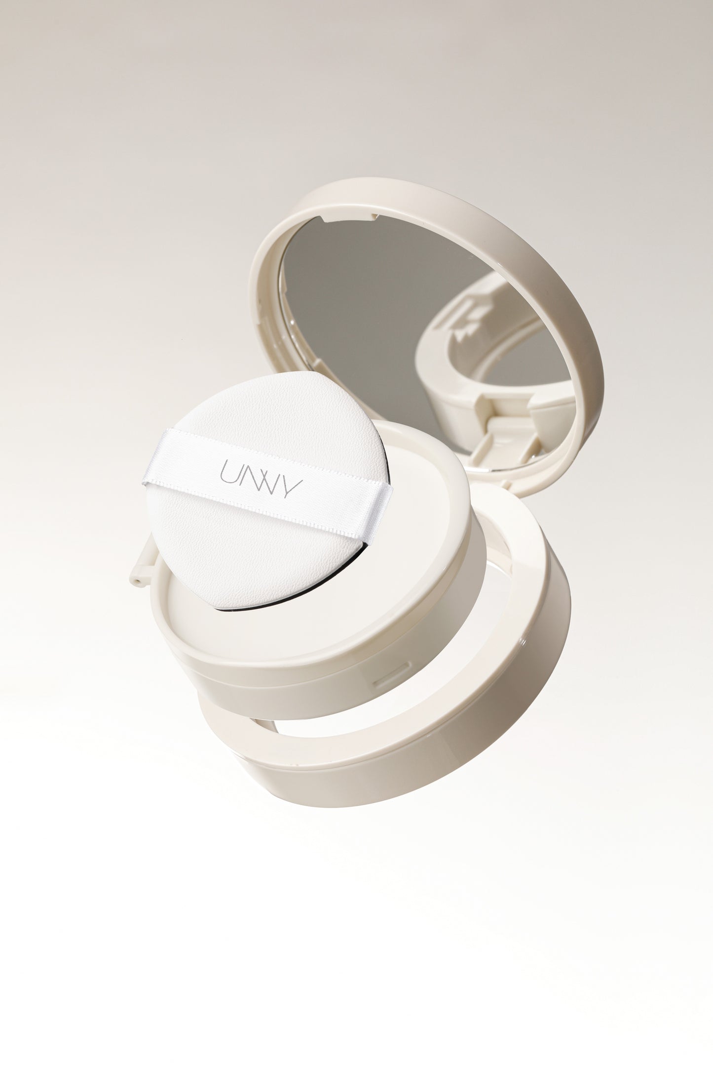 UNNY SENSORY HYDRATING LONGWEAR CUSHION CREAM FOUNDATION