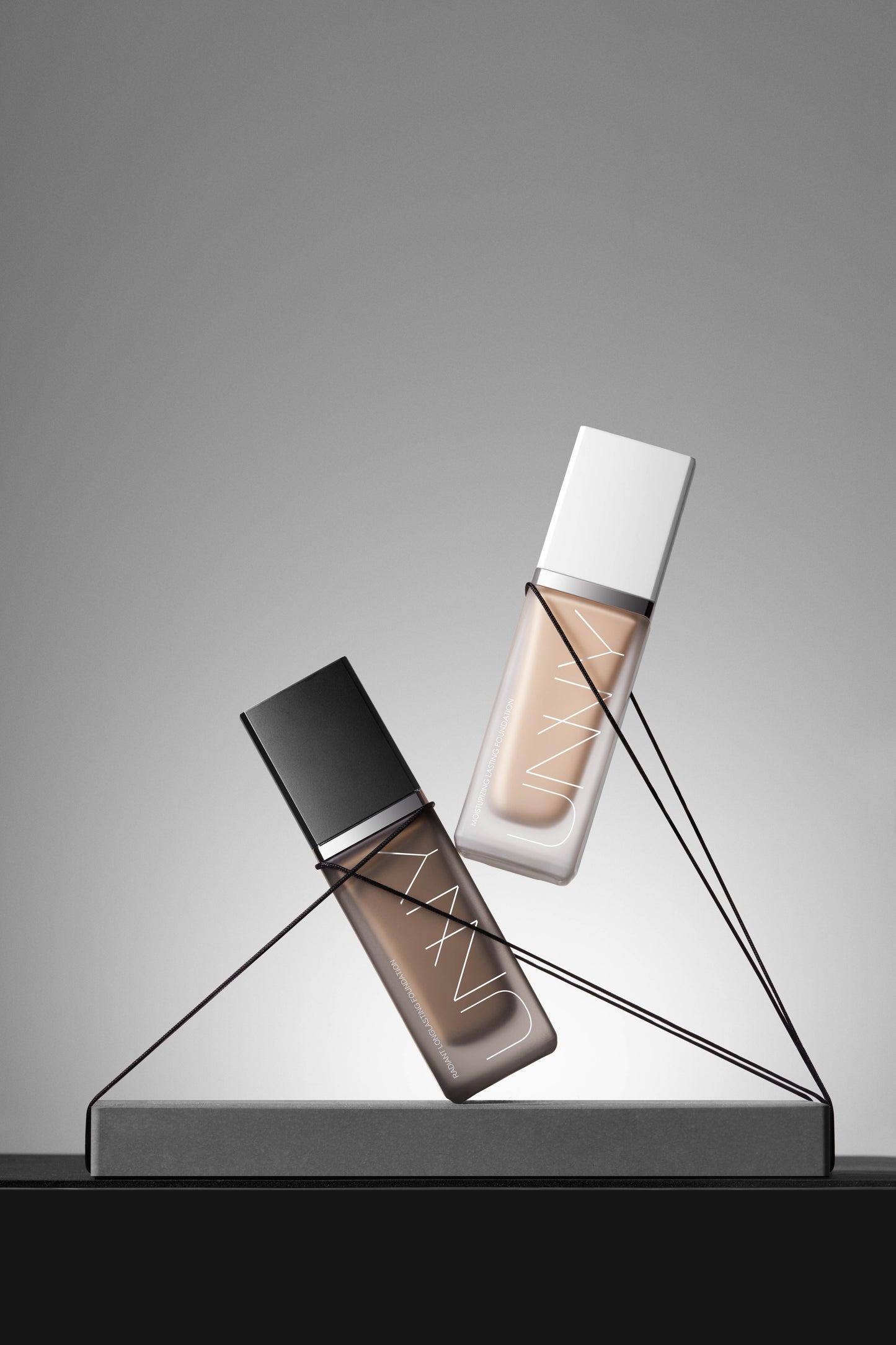 UNNY RADIANT LONGLASTING MOISTURIZING FOUNDATION